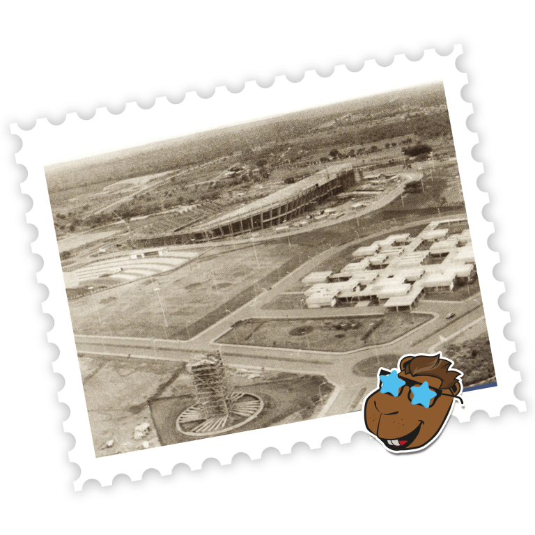 1970 - Construção do Monumento Símbolo